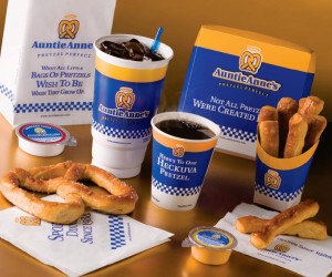 I <3 Auntie Anne's & their delicious, carb-y goodness!! 